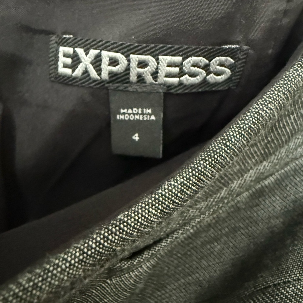 Express Charcoal Pencil Skirt interview outfit women - Picture 2 of 3